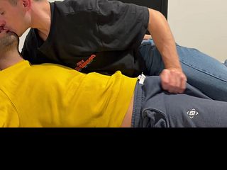 Sexo gay con ropa